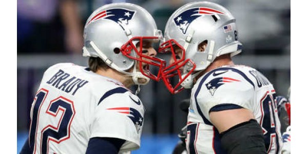 Brian Hoyer, ancien remplaçant de Tom Brady, est devenu le quart-arrière des New England Patriots Brian Hoyer, ancien remplaçant de Tom Brady, est devenu le quart-arrière des New England Patriots